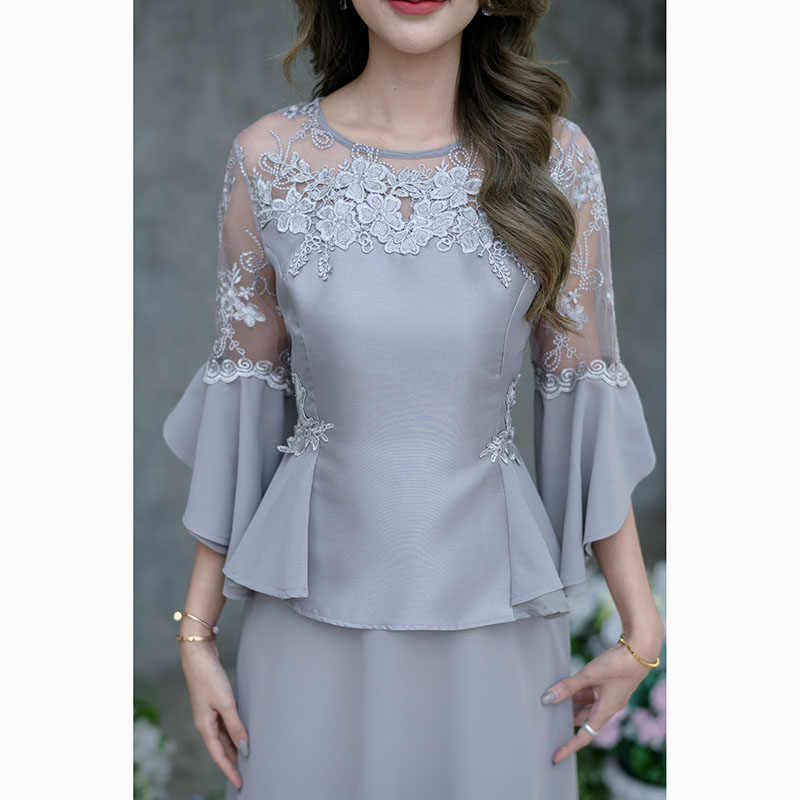 kudapy เดรสสั้นสีชมพู/สีเทา เป็นงานผ้าไหมแต่งลูกไม้ + ผ้าชิฟฟ่อนพริ้วๆ งานผสมผสาน 3 เนื้อผ้า ดีเทลมากมายตกแต่งสวยหวาน