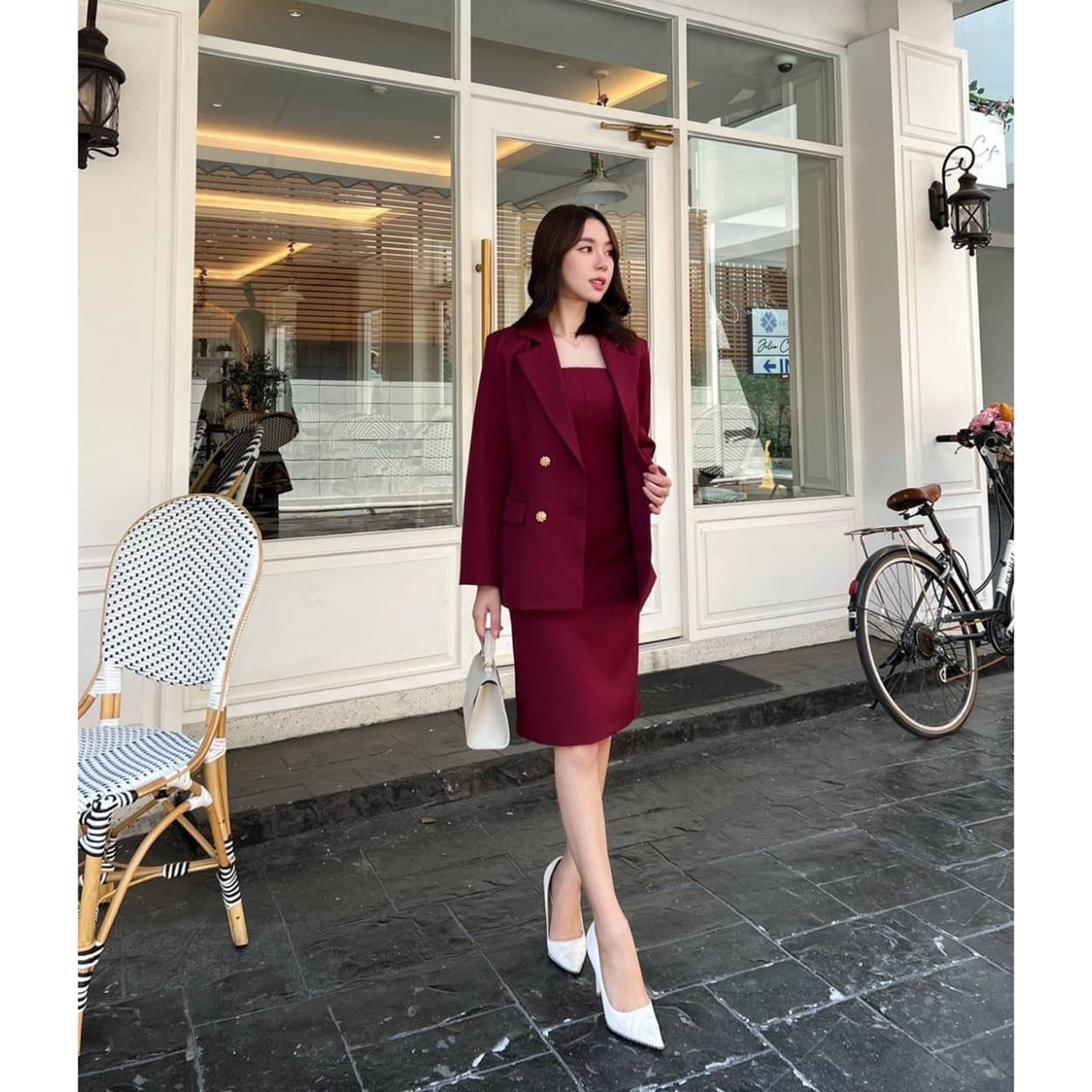 kudapy Set blazer +dress เรียบหรู ใส่สบาย เสื้อสูทออกแบบให้เป็นทรงใหญ่กว่าเดรส มีความสุภาพ มีฟองน้ำเสริมไหล่บาง ให้ทรงดูสวย มีซับในทั้งตัว
