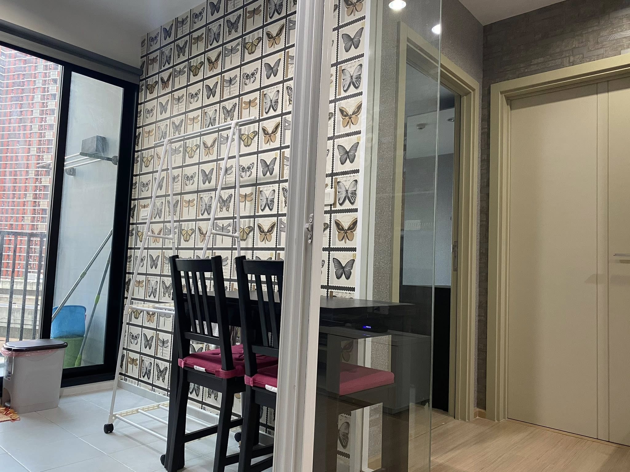 คอนโด The Base Rama 9 - Ramkhamhaeng (เดอะ เบส พระราม 9 – รามคำแหง) High Rise โซนพื้นที่ ARL รามคำแหง ให้เช่าห้องแบบ 1ห้องนอน 1ห้องน้ำ 1ห้องครัว ขนาดห้อง 30 ตรม. ชั้น 10