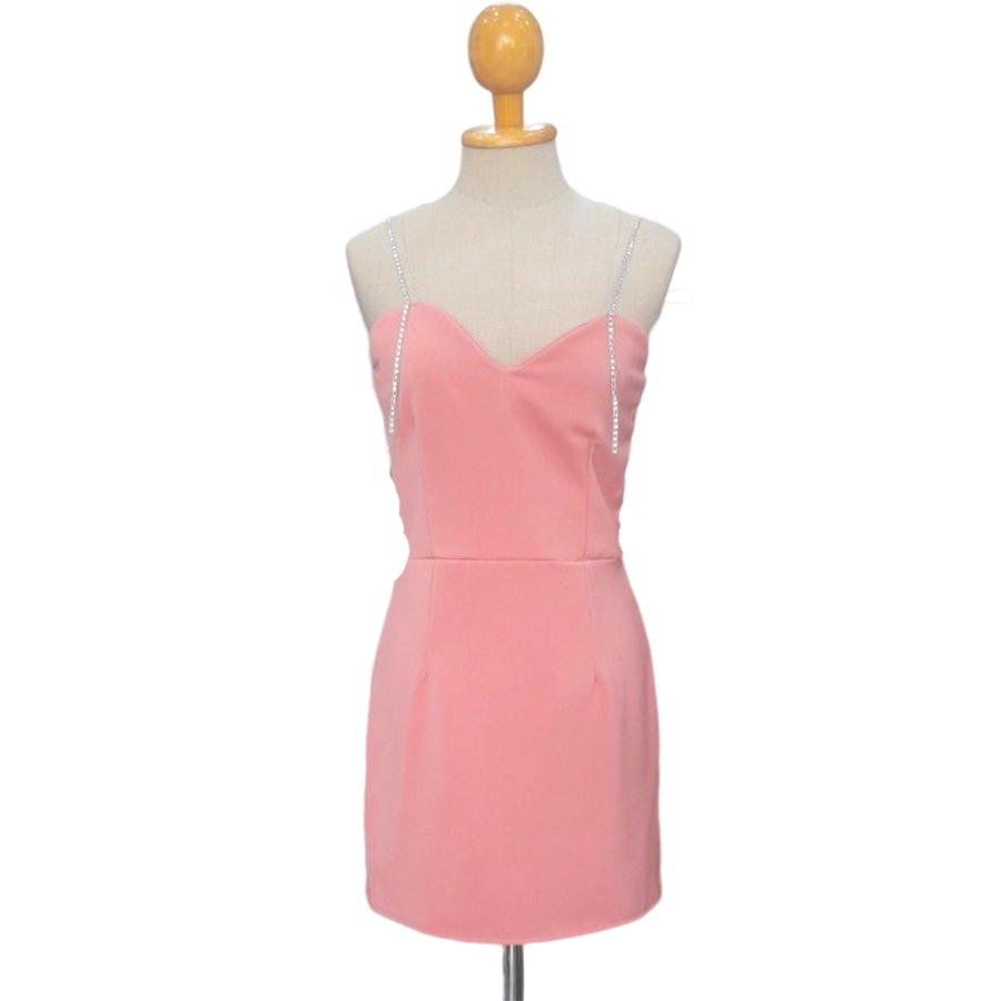 kudapy เดรสสั้นเกาะอกสีชมพู /สีฟ้า ไปงานสายโซ่เพชรสีเงินสวย งานเก็บทรงสวยมาก ผ้ายืดเล็กน้อยซิปหลังอย่างดี