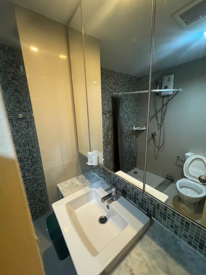 ให้เช่าคอนโด We Condo Ekkamai-Raminthra (วี คอนโด เอกมัย-รามอินทรา) - โซนพื้นที่ MRT วัชรพล ตลาดนัดเรียบด่วน - ห้องแบบ 1ห้องนอน 1ห้องน้ำ - ขนาดห้อง 33 ตรม. ชั้น 5 ตึก B