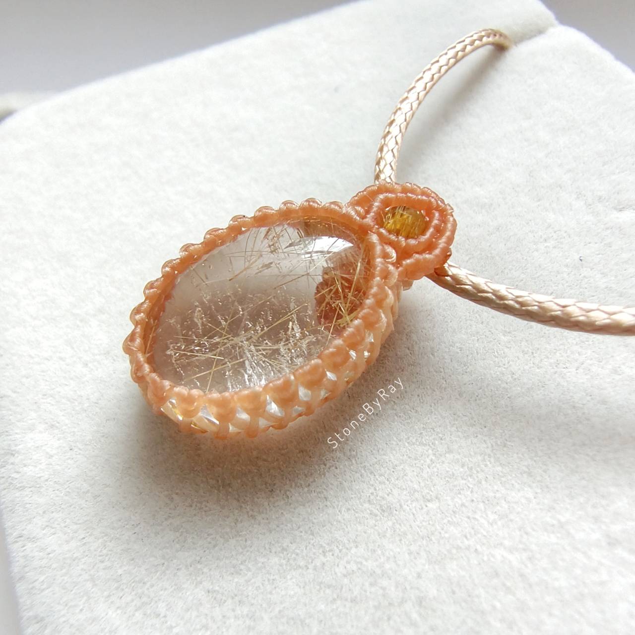 สร้อยคอเชือกจี้หินไหมทอง Rutilated Quartz