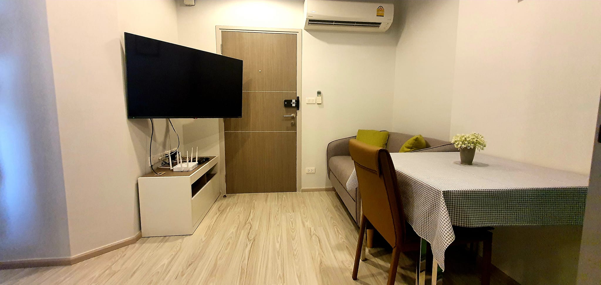 ให้เช่าคอนโด ไอดีโอ โมบิ บางซื่อ แกรนด์ อินเตอร์เชนจ์ (Ideo Mobi Bangsue Grand Interchange) - ห้องเฟอร์ครบใกล้ตลาดเตาปูน - การเดินทาง: รถไฟฟ้า MRT เตาปูน - ใกล้ ตลาดเตาปูน โลตัส ประชาชื่น