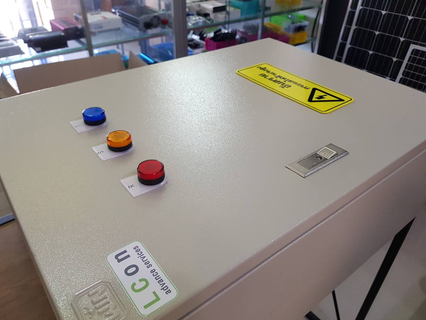 AC-DC combiner box 3string ขนาด 10-20kw 3phase สำหรับระบบโซล่าเซลล์