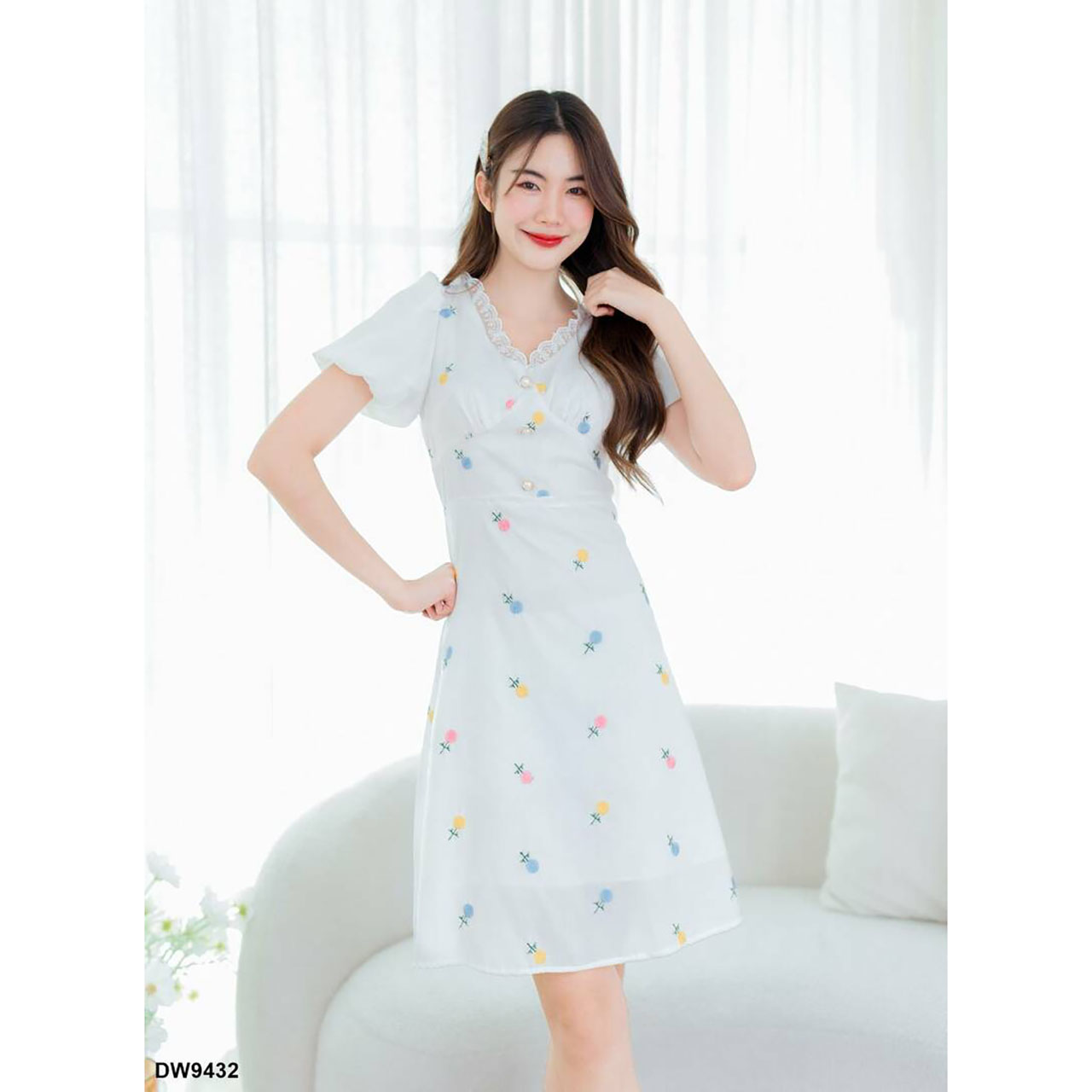 kudapy เดรสสั้นสีขาว/สีชมพู/สีกรม ทรงบานแขนบอลลูนผ้าปักดอก