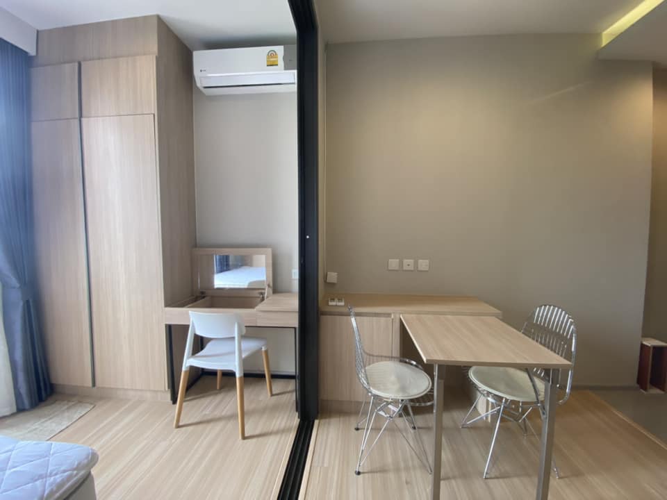 ปล่อยเช่าคอนโด M Jatujak (เอ็ม จตุจักร) - เลี้ยงสัตว์ได้ 1ห้องนอน 1ห้องน้ำ 1ห้องนั่งเล่น - ใกล้ BTSหมอชิตและสะพานควาย/MRTจตุจักรและกำแพงเพชร - ขนาดห้อง 31 ตรม. ชั้น 10 ตึก A