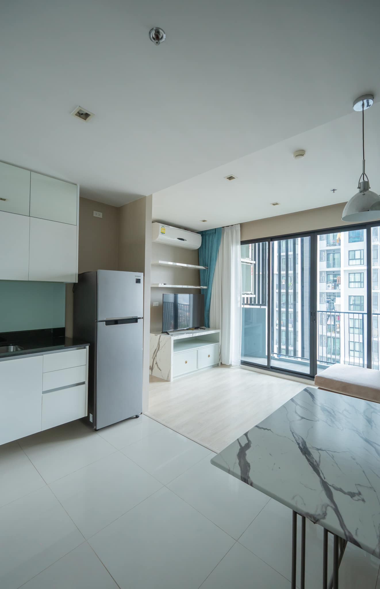 ให้เช่าคอนโด Quinn Ratchada 17 (ควินน์ รัชดา 17) ห้องสวยเฟอร์ครบวิวสระ