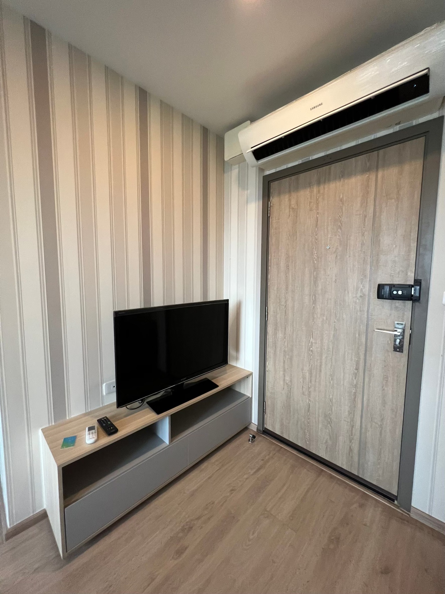 ห้องสวยเฟอร์ครบ IDEO O2 (ไอดีโอ โอทู) ให้เช่ามีเครื่องซักผ้าติด BTS บางนา สอบถามแอด Line ID : Smile-easy