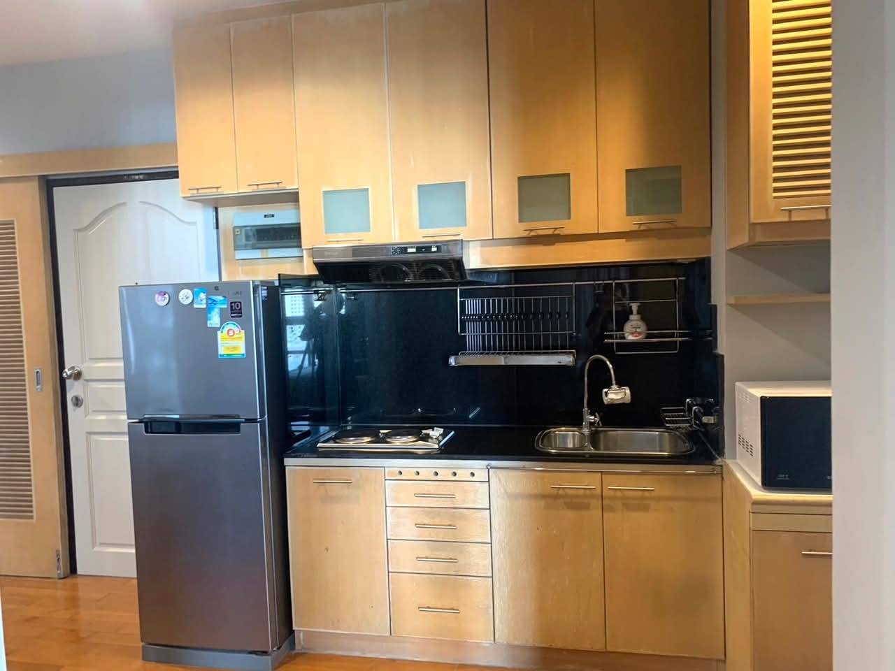 ให้เช่าคอนโด Pathumwan Resort (ปทุมวันรีสอร์ท) โซน รถไฟฟ้า BTS พญาไท 2ห้องนอน / 1ห้องน้ำ ขนาดห้อง 49 ตรม. ชั้น 5