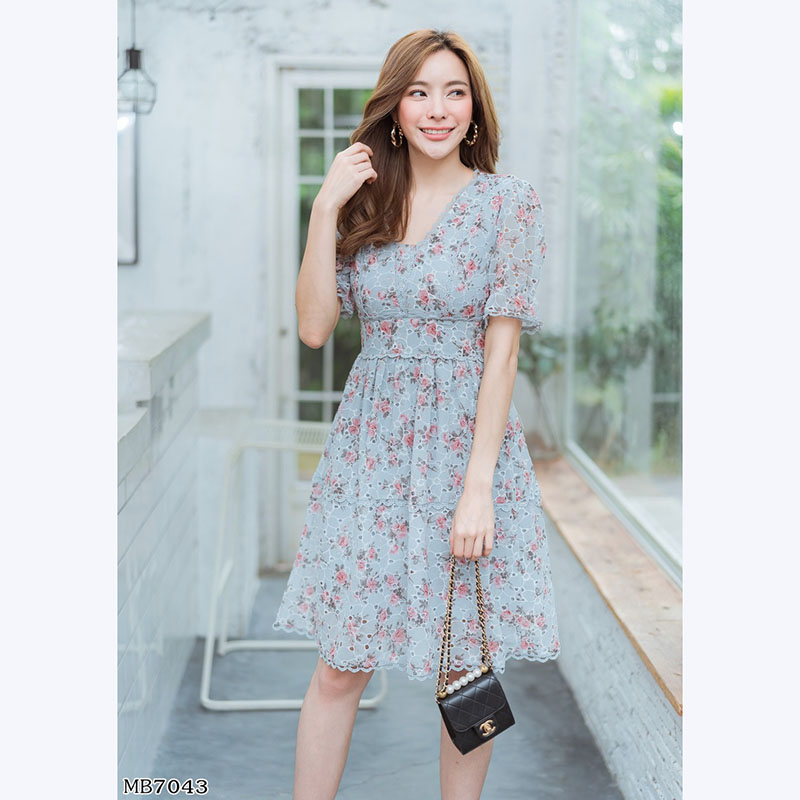 kudapy เดรสสั้นสีชมพู,สีฟ้า,สีครีม .ชีฟองลายดอกไม้ผ้าใส่สบายสวยดูดีน่ารักมากๆ