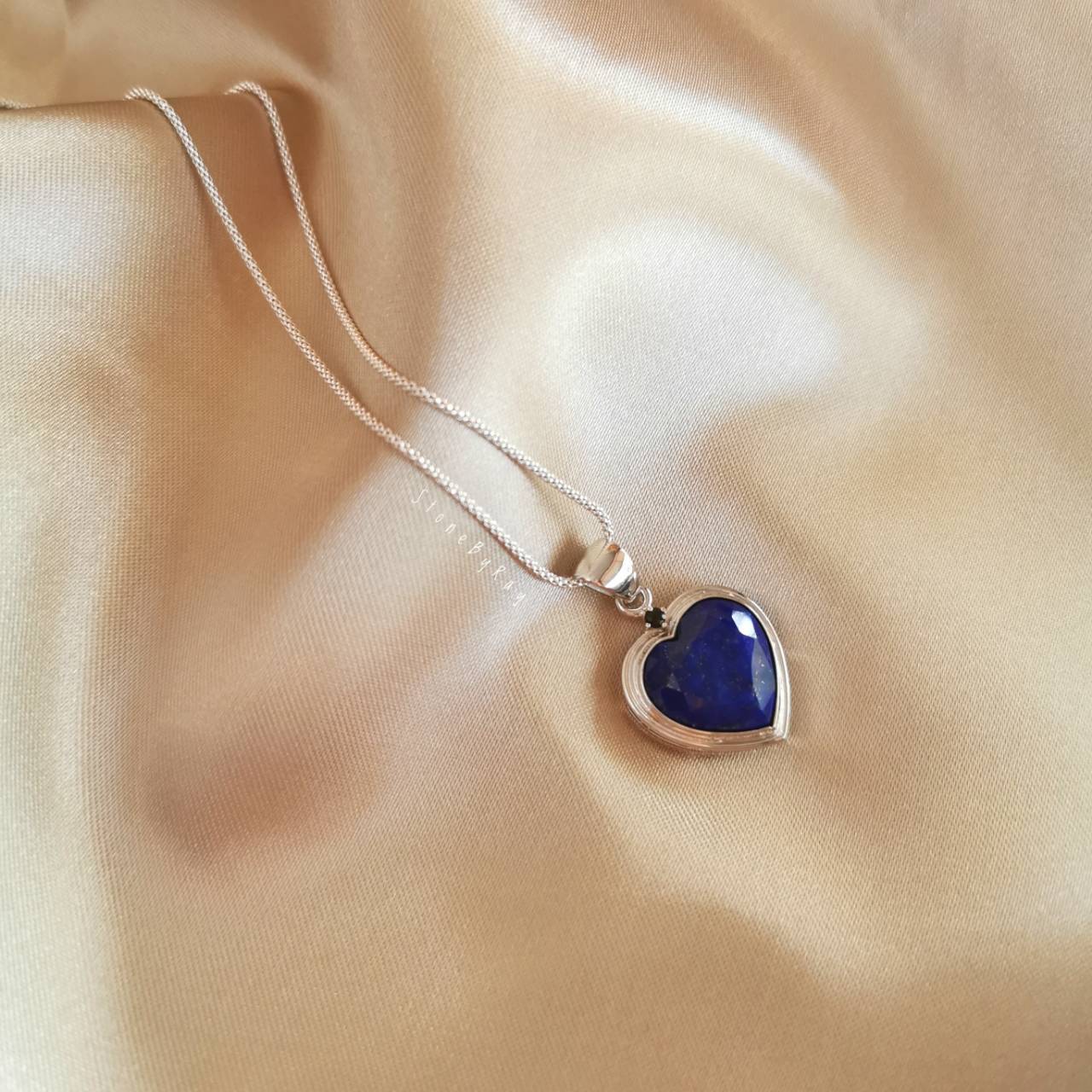 สร้อยคอเงินจี้หินลาพิสลาซูลีทรงหัวใจ Lapis Lazuli