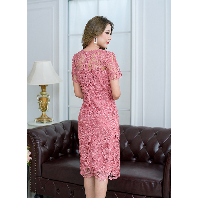 kudapy เดรสสั้นสีม่วง/สีชมพู ลูกไม้เงา ทอลายสวยๆ ลูกไม้เนื้อดี ทรงสวยยอดนิยม เป็นทรงใส่ง่ายดูเรียบหรูใส่ได้ทุกโอกาส