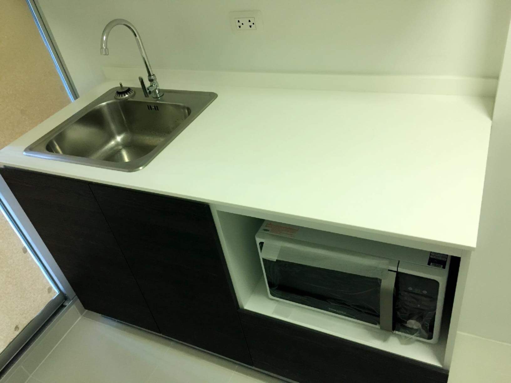 โซนพื้นที่ รพ.ศิริราช วังหลัง MRTไฟฉาย ให้เช่าห้องแบบ 1ห้องนอน 1ห้องน้ำ คอนโด dBURA Pran Nok (ดีบุรา พรานนก) Low Rise ขนาดห้อง 38 ตรม. ชั้น 9 ตึก B