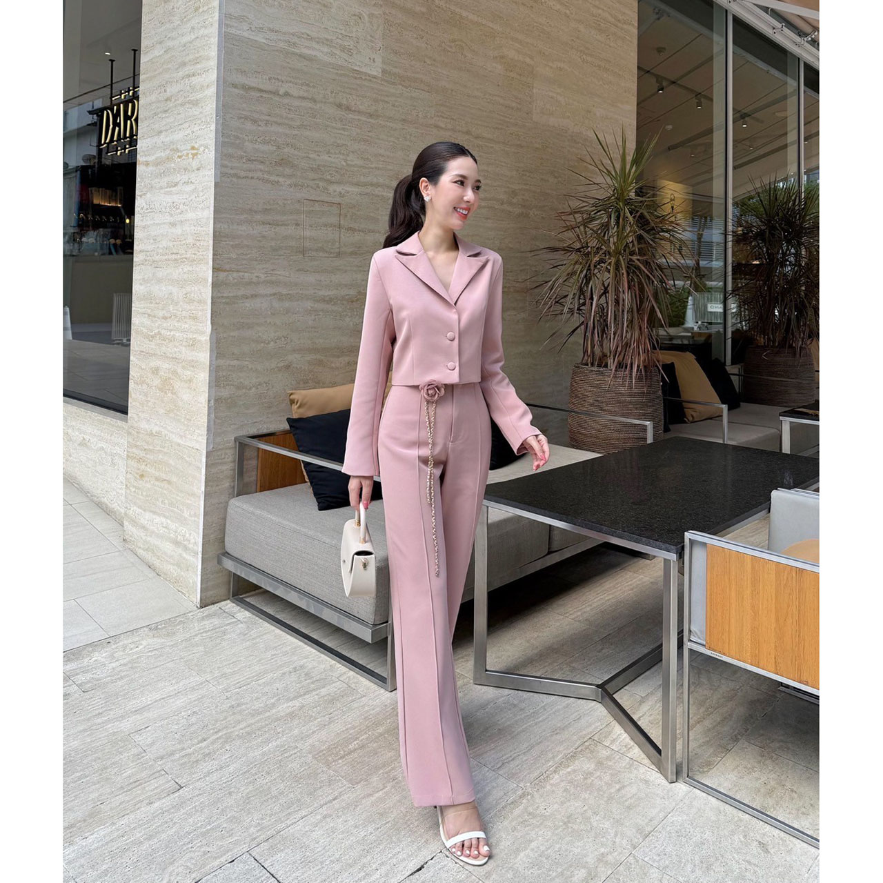 kudapy Sets 3 ชิ้น เสื้อ กางเกง เข็มขัดดอกไม้ เสื้อกระดุมปั้มจริง 2 เม็ด กางเกงตีเกล็ดหน้า ซิปตะขอมีซับในอย่างดี