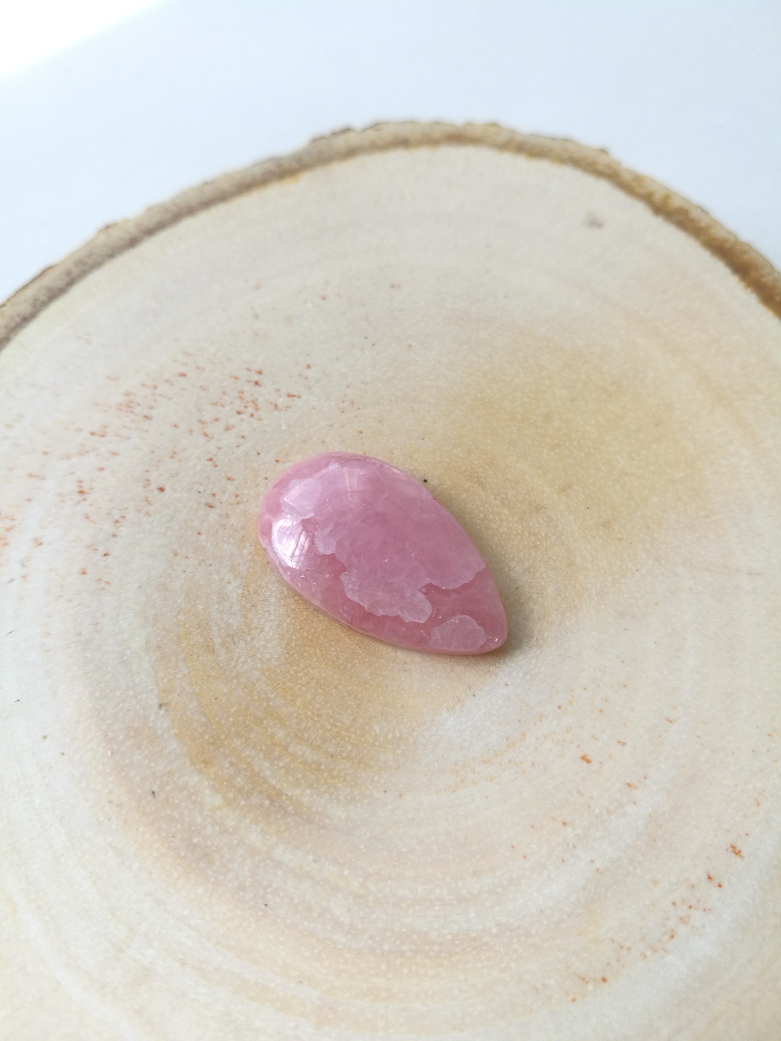 โรโดโครไซต์เจียรทรงหยดน้ำRhodochrosite