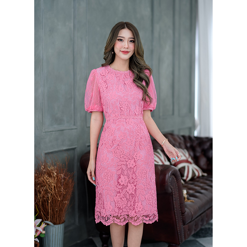 kudapy เดรสสั้นสีขาวซับครีม/สีชมพูสด ลูกไม้ถัก งานผ้าลูกไม้คัดเกรดผ้รุ่นนี้ทอลายแน่น ลายดอกชัดเราใช้ผ้าคัดเกรดสวยมาก