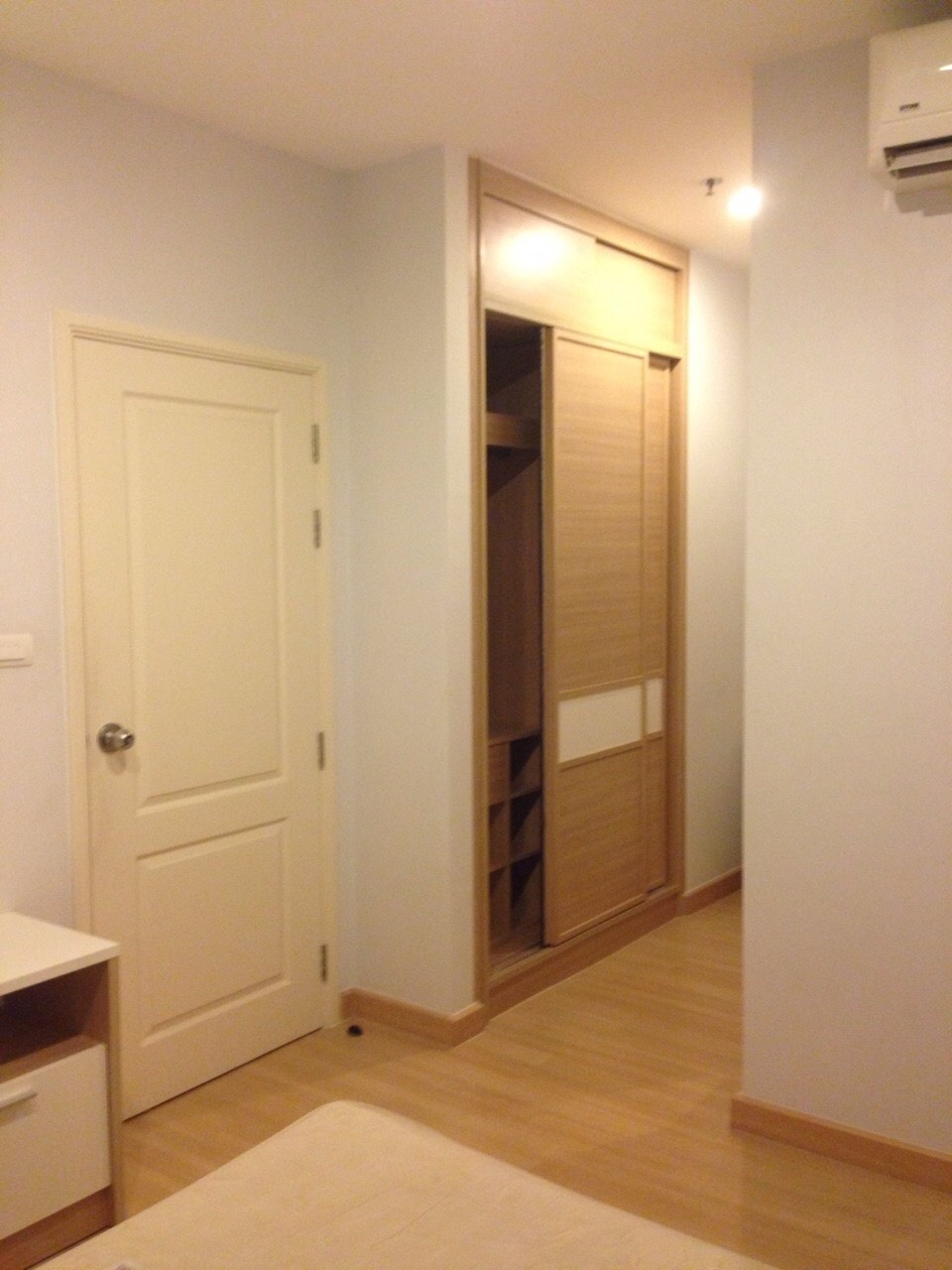 ให้เช่าและขายคอนโด Centric Scene Ratchavipha (เซ็นทริค ซีน รัชวิภา) วิวสระว่ายน้ำ