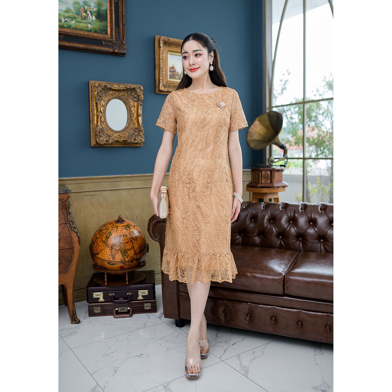 kudapy เดรสสั้นสีชมพู/สีเหลืองทอง ผ้าลูกไม้ทั้งชุด ผ้าสวยเกรดพรีเมี่ยม เป็นผ้าลูกไม้ลายกุหลาบแซมเลื่อมทั้งตัว