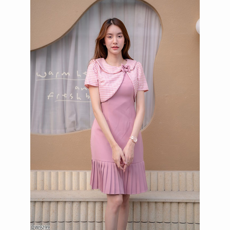 kudapy เดรสสั้นสีชมพู/สีดำ/สีกรม กั๊กโนริกระโปรงจีบระบาย คอบัว แต่งโบว์ตรงหน้าอกสวย ใส่สบาย