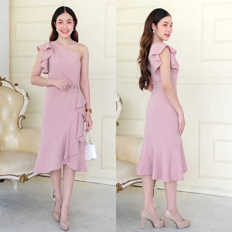 kudapy เดรสสั้นสีขาว/สีชมพูอ่อน จีบบ่า+จีบผ้าช่วงแขน กระโปรงหางปลาหวานๆ พริ้วสวย เนื้อผ้าเปเป้ ยืดนิดๆ เรียบหรู