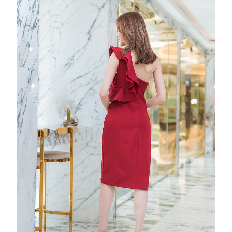 kudapy เดรสสั้นสีแดง ออกงานไหล่เดี่ยวสวยดูดี