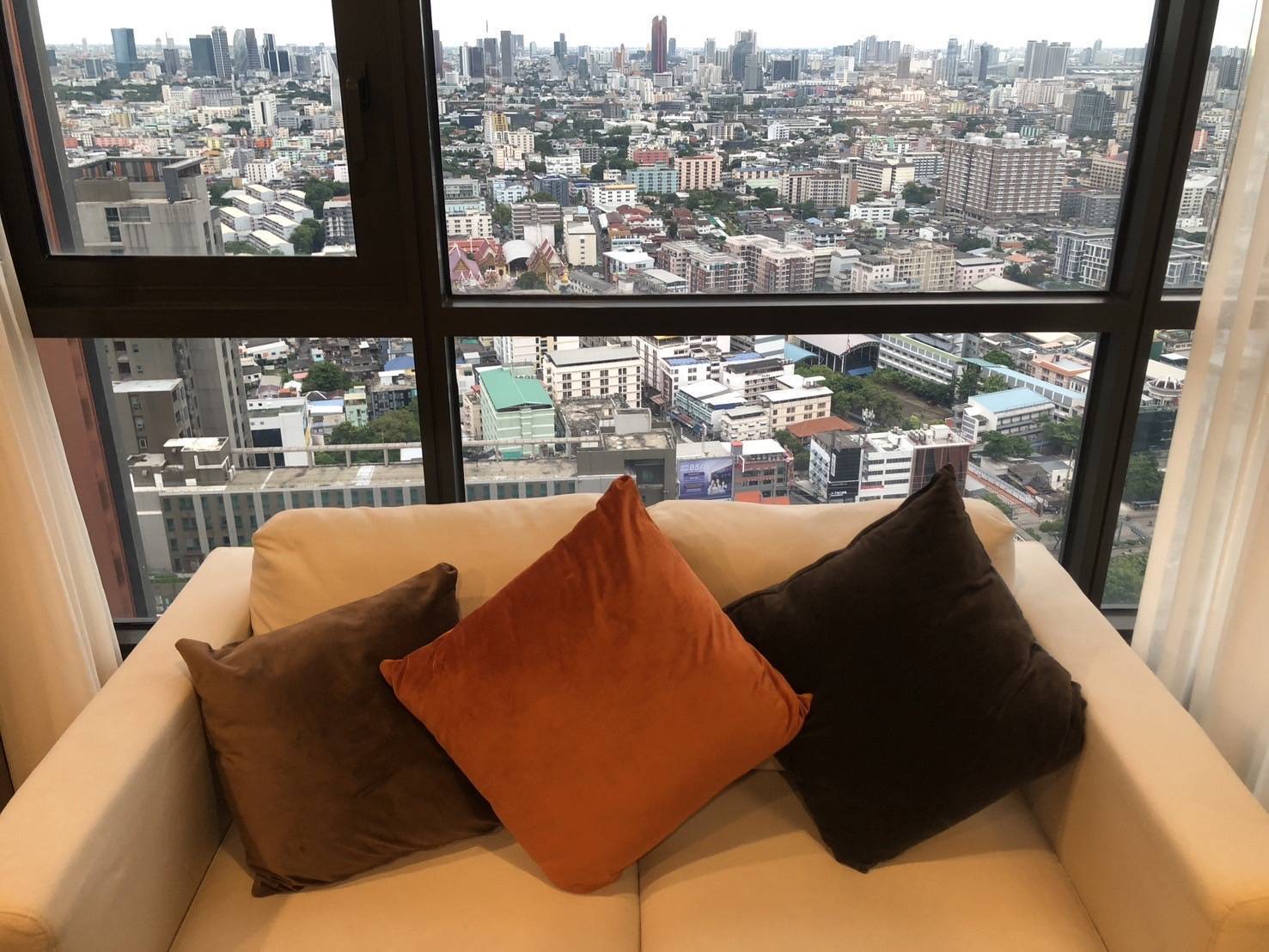 ให้เช่าคอนโด XT huaikhwang (เอ็กซ์ที ห้วยขวาง) โซนพื้นที่ MRT ห้วยขวาง ห้องแบบ 1ห้องนอน / 1ห้องน้ำ / โซนครัวปิด · ขนาดห้อง 30 ตรม. ชั้น 40 ตึก A