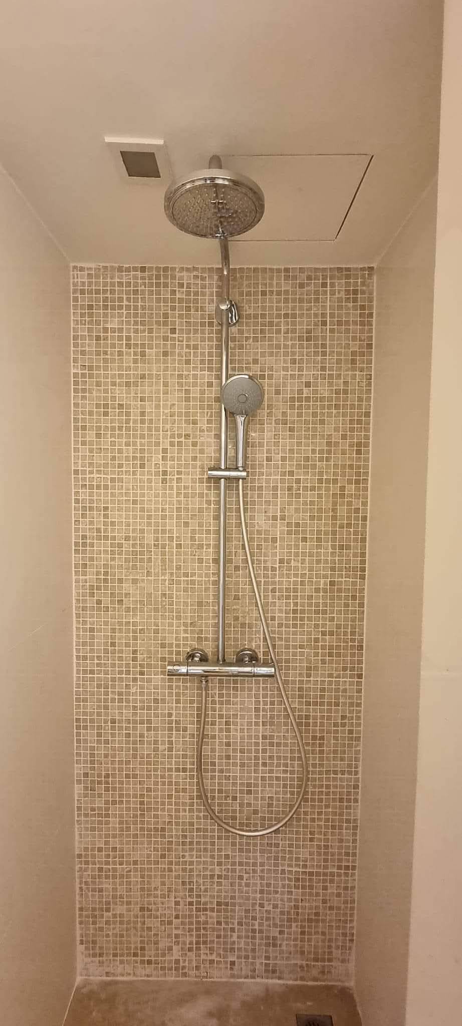 ให้เช่าคอนโด IDEO Mobi Sathorn (ไอดีโอ โมบิ สาทร) โซนพื้นที่ BTS กรุงธน ห้องแบบ 2ห้องนอน / 1ห้องน้ำ / โซนครัวปิด