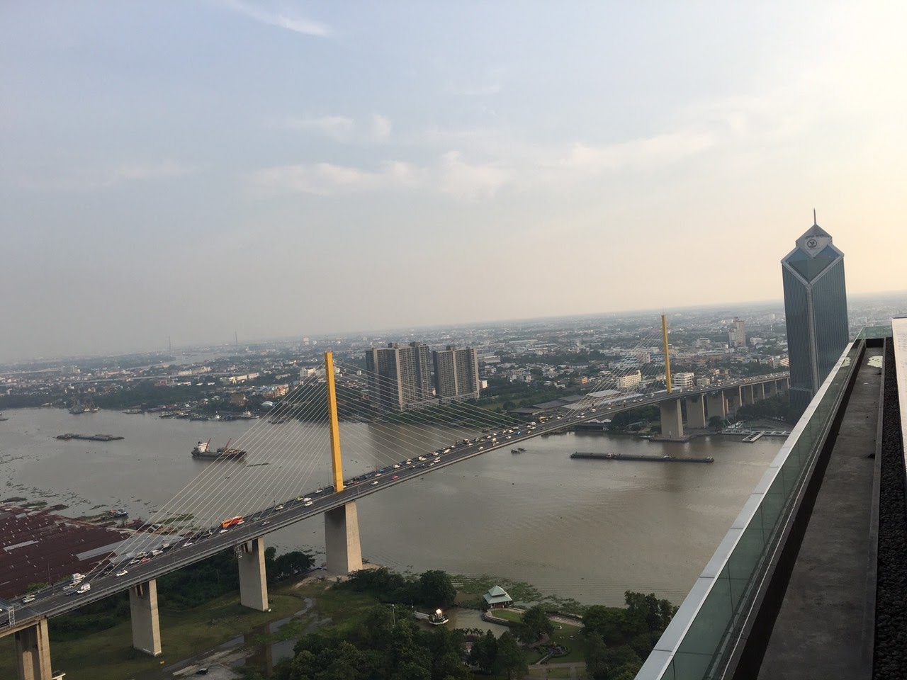 ให้เช่าและขายคอนโดริมแม่น้ำเจ้าพระยา2ห้องนอน Star View พระราม 3 (สตาร์ วิว)