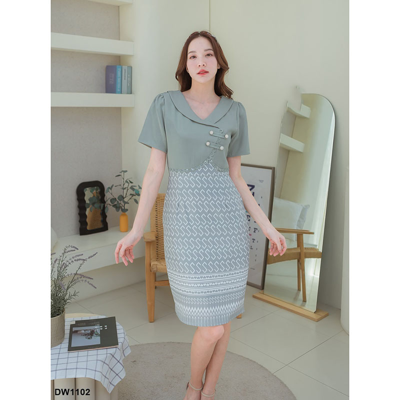 kudapy เดรสสั้นสีฟ้า/สีชมพุ/สีเขียว กั๊กผ้าไทยลายขอ+แต่งกระดุมมุก 4 ชิ้น