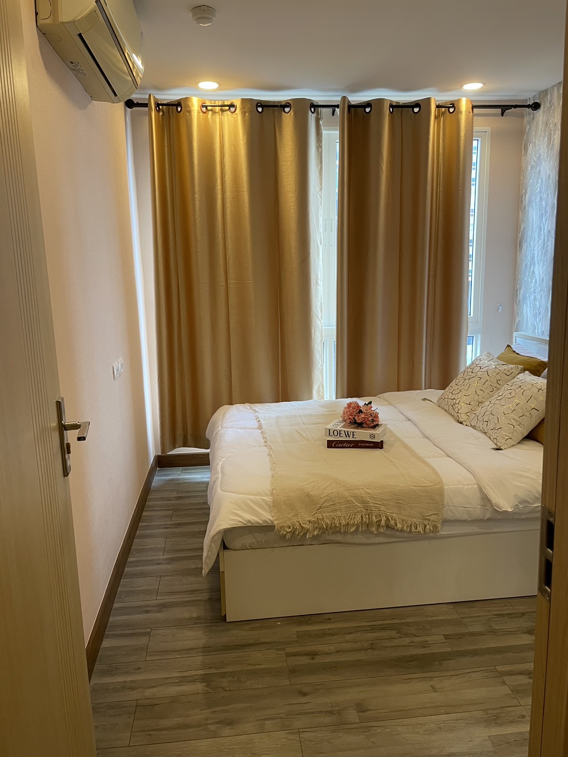 ให้เช่า The Oscar Phetkasem 58 (ดิ ออสก้า เพชรเกษม 58) ชั้น8 ตกแต่งครบพร้อมอยู่