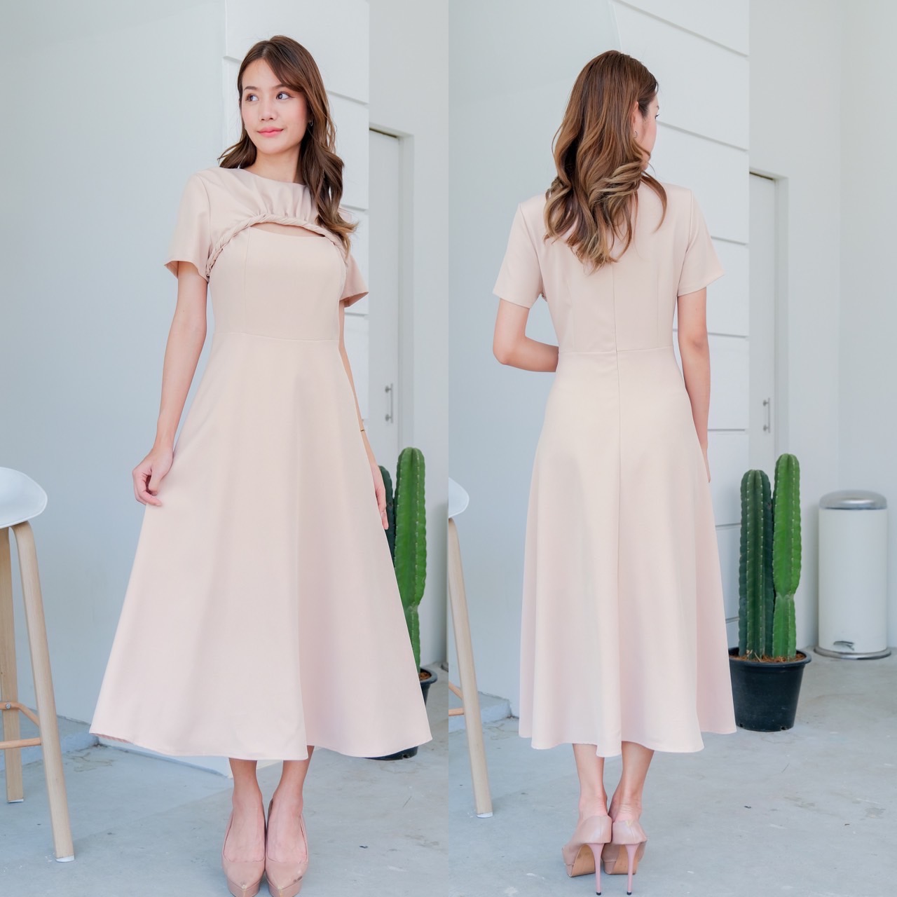 kudapy Midi dress คอกลม แขนสั้น จีบเกลียวอก คัตติ้ง เอวสูง กระโปรงบาน
