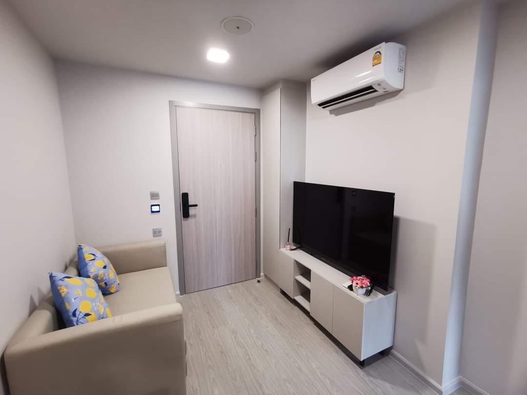 ให้เช่าคอนโด แอทโมซ โอเอซิส อ่อนนุช (Atmoz Oasis Onnut) - ห้องน่าอยู่มาพร้อมทีวี 55 นิ้ว มีเครื่องซักผ้า - การเดินทาง: BTS สถานีศรีนุช(สายสีเหลือง)เพียง400 เมตร