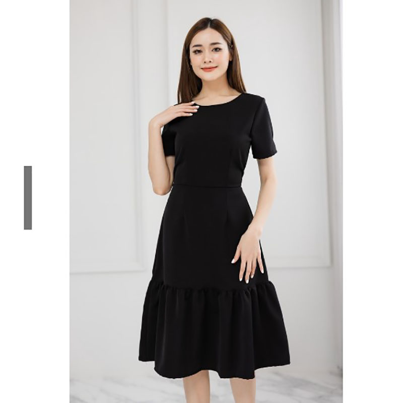 kudapy เดรสสั้นสีดำ ทรงหางปลา คอกลม แขนสั้น ทรงขายดี สวยสง่า สวยลงตัว ลุคนี้ดูแพงค่ะ เนื้อผ้าหนา ผ้าฮานาโกะ
