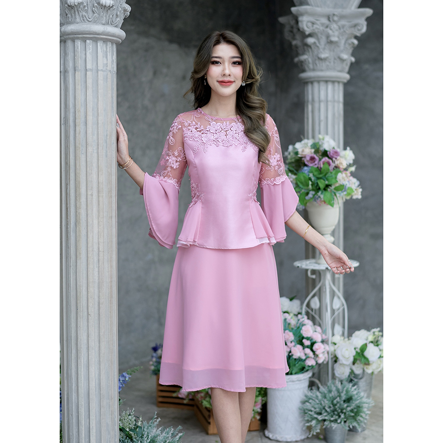 kudapy เดรสสั้นผ้าไหมแต่งลูกไม้สีชมพู/สีเทา เดรสผ้าไหม+ชิฟฟ่อน งานผสมผสาน 3 เนื้อผ้า ดีเทลมากมายตกแต่งสวยหวาน หรูหรา แขนแต่งระบายฟรุ่งฟริ้งพริ้วๆ