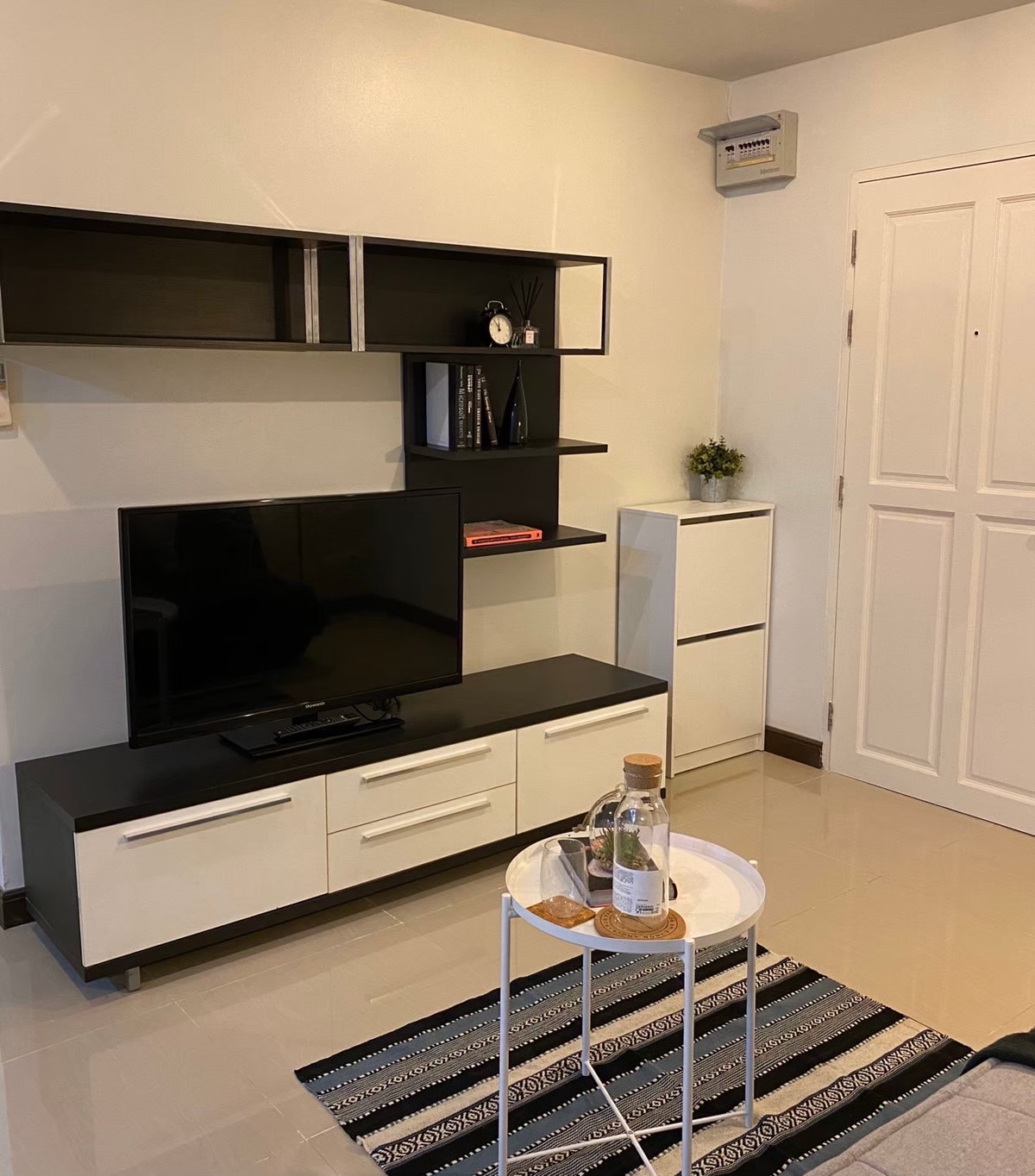 ให้เช่า Zenith Place @ Huay Kwang (ซีนิธ เพลส แอท ห้วยขวาง) ห้องสวยมีเครื่องซักผ้า