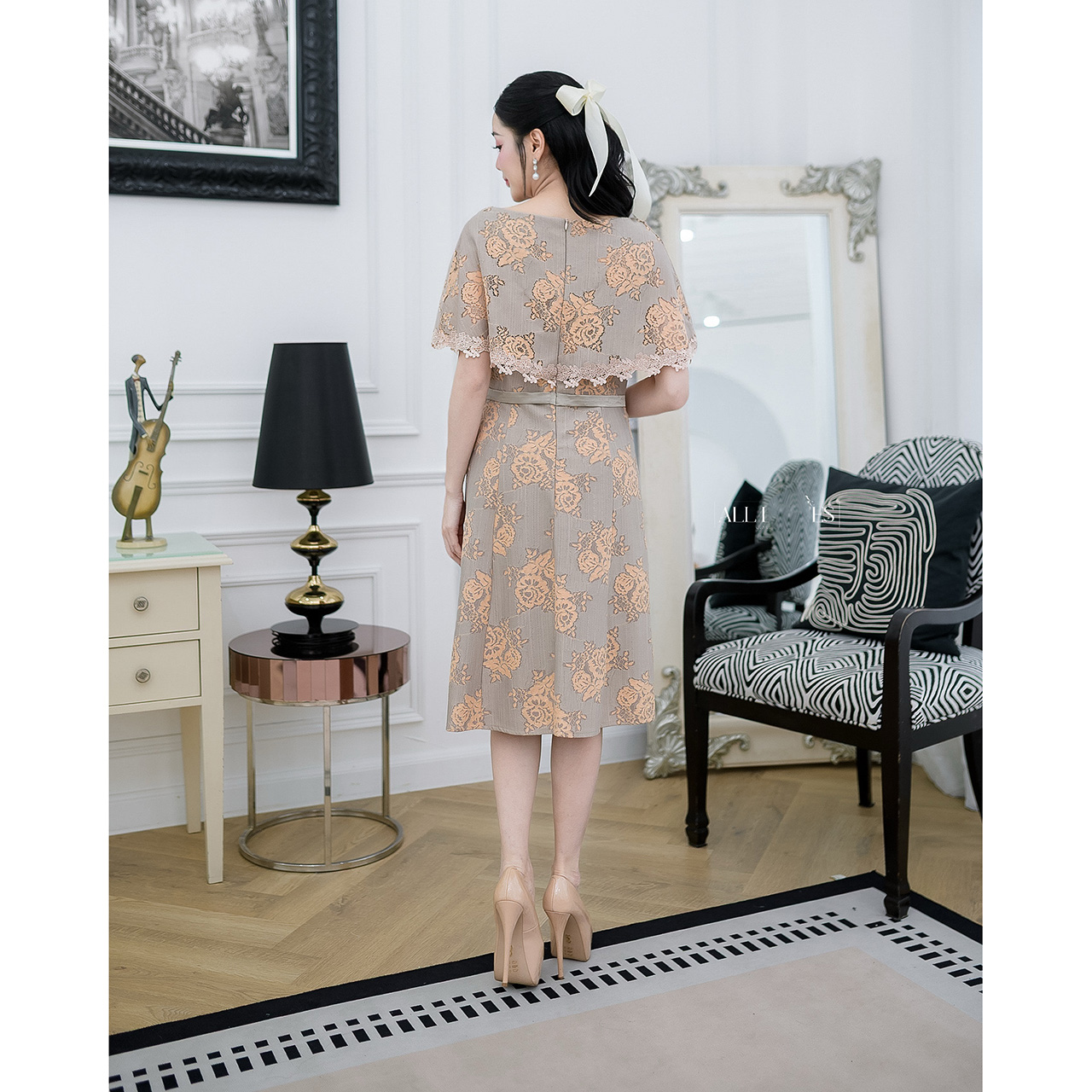 kudapy เดรสลูกไม้ผ้านิ่่มใส่สบาย แต่งเอวโบว์กระโปรงทรงเอสวย มีซับในทั้งชุด