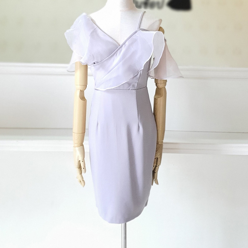 kudapy เดรสสั้นสีน้ำเงินไหล่เบี่ยง แต่งระบายผ้าไหมแก้ว แบบน่ารัก สวยๆ เรียบหรูดูแพง