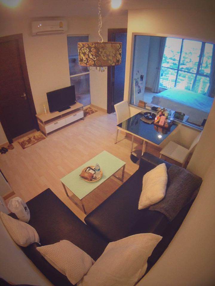 ให้เช่าคอนโด Rhythm Ratchada (ริธึ่ม รัชดา) - ตกแต่งเฟอร์ครบพร้อมเข้าอยู่ - การเดินทาง: ติดรถไฟฟ้า MRT รัชดาภิเษก 📌 ให้เช่า 13,500 ต่อเดือน (ไม่รวมที่จอดรถ)