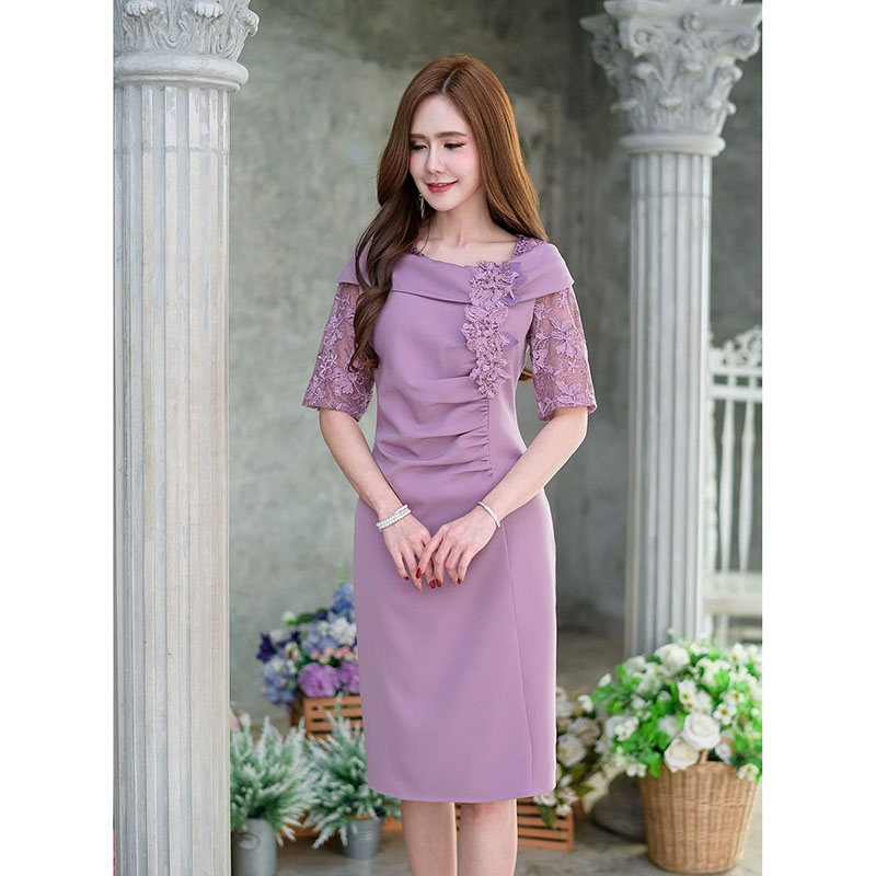 kudapy เดรสสั้นสีฟ้าเทาคราม/สีดำ แต่งดีเทลเยอะมากๆ งานฝีมือล้วนๆ ตัวเดรสเป็นผ้าพื้นเนื้อนมผ้านสวมใส่สบายค่ะ ช่วงแขนเป็นผ้าลูกไม้