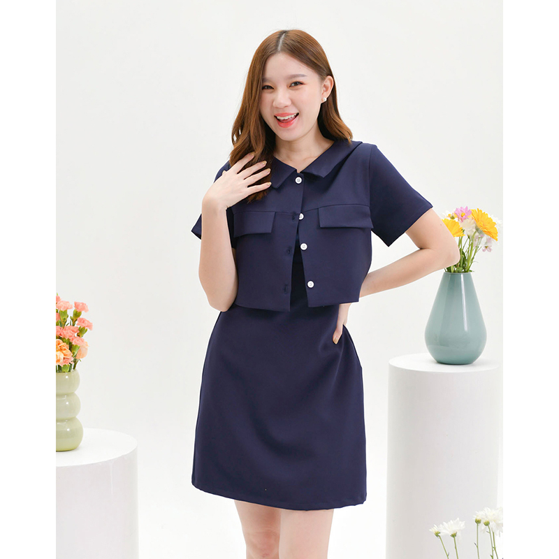 kudapy kudapy kudapy เดรสสั้นสีเทาเข้ม/สีเขียวทหาร/สีกรม คอปก คัทติ้งตัดต่อช่วงอก เพิ่มดีเทลปากกระเป๋าเก๋ๆ ดีไซน์น่ารัก กระดุมอกแกะได้จริง เพิ่มความชิคๆเก๋ๆ ใส่สวยปัง