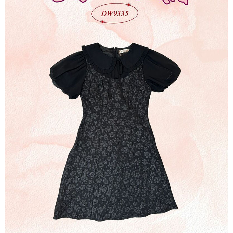 kudapy เดรสสั้นสีชมพู/สีขาว/สีดำ ผ้านูนลายดอกแขนตุ๊กตา งานซิปซ่อนด้านหลัง ใส่สวยไม่ซ้ำ