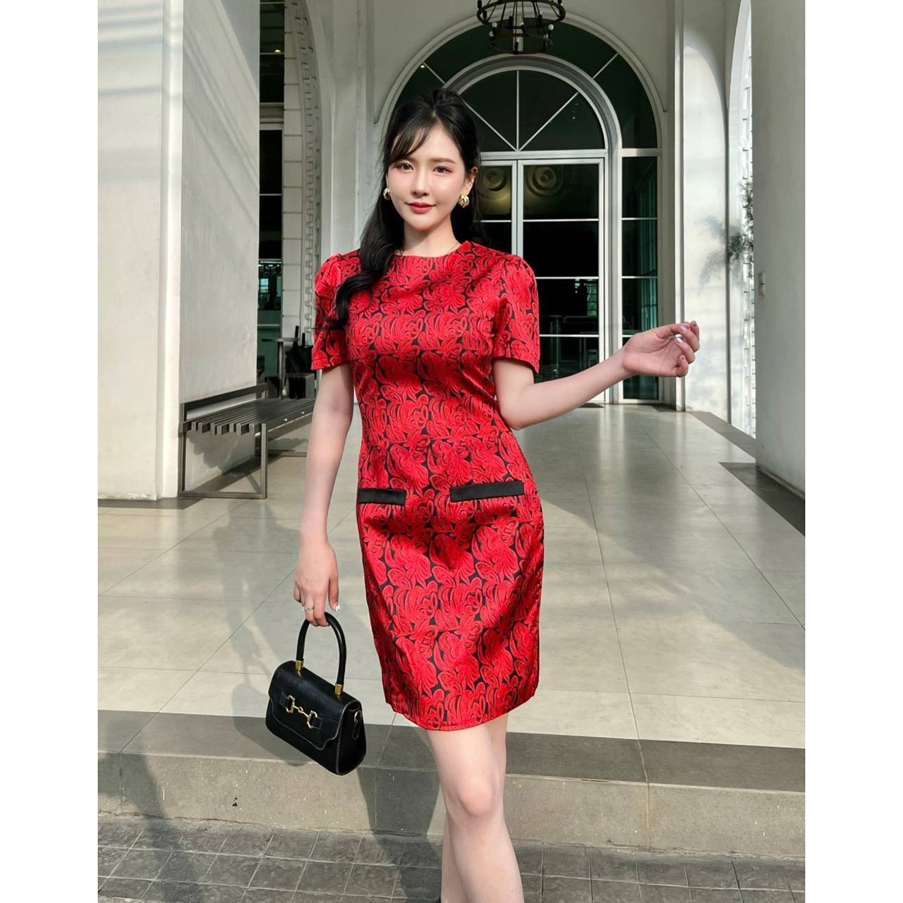 kudapy เดรสพิมพ์ลาย กราฟฟิคสีแดงดำ งานสวยจริง ผ้าดีมาก ใส่สบาย