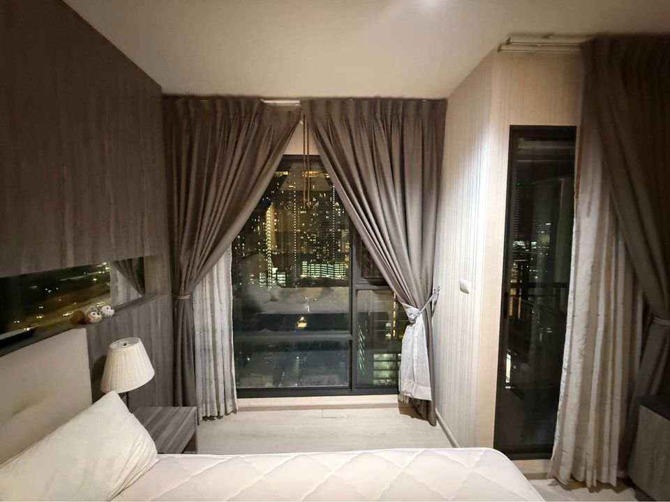 สนใจชมห้องติดต่อได้เลย Line ID: Smile-easy ปล่อยเช่าคอนโด Rhythm Asoke (ริทึ่ม อโศก 1) - Studio 1ห้องน้ำ - ใกล้ MRT พระราม 9 - ขนาดห้อง 23 ตรม. ชั้น 20