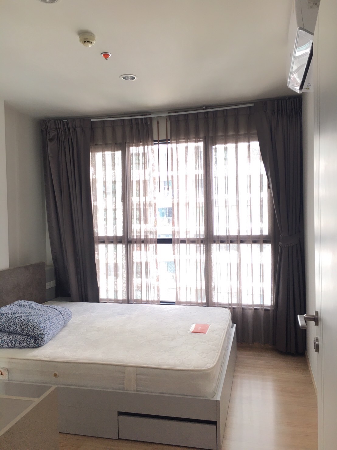 ให้เช่า เดอะ เบส แจ้งวัฒนะ ขนาด35ตรม.เฟอร์ครบชั้น12พร้อมอยู่