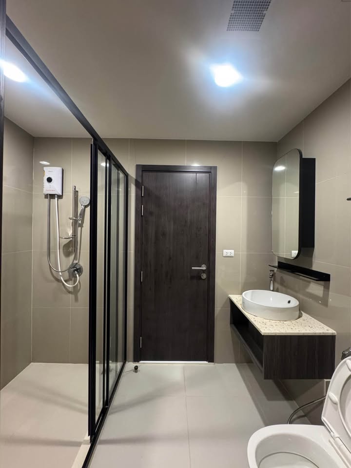 ให้เช่าคอนโด XT Huaikhwang (เอกซ์ที ห้วยขวาง) โซนพื้นที่ MRT ห้วยขวาง ห้องแบบ 1ห้องนอน / 1ห้องน้ำ / โซนครัวปิด ขนาดห้อง 35 ตรม. ชั้น 15