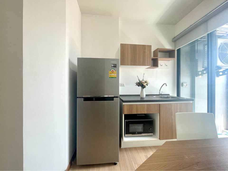 สนใจชมห้องติดต่อได้เลย Line ID: Smile-easy ปล่อยเช่าคอนโด J Condo Sathorn-Kanlapaphruek (เจ คอนโด สาทร-กัลปพฤกษ์) - 1ห้องนอน 1ห้องน้ำ 1ห้องนั่งเล่น - ขนาดห้อง 31 ตรม. ชั้น 6 ตึก A