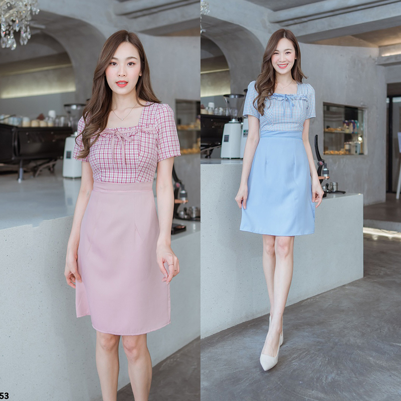 kudapy เดรสสั้นสีชมพู/สีฟ้า ท่อนบนลายสก็อตกระโปรงสีพื้นสวยใส่เบาสบาย ดูดี