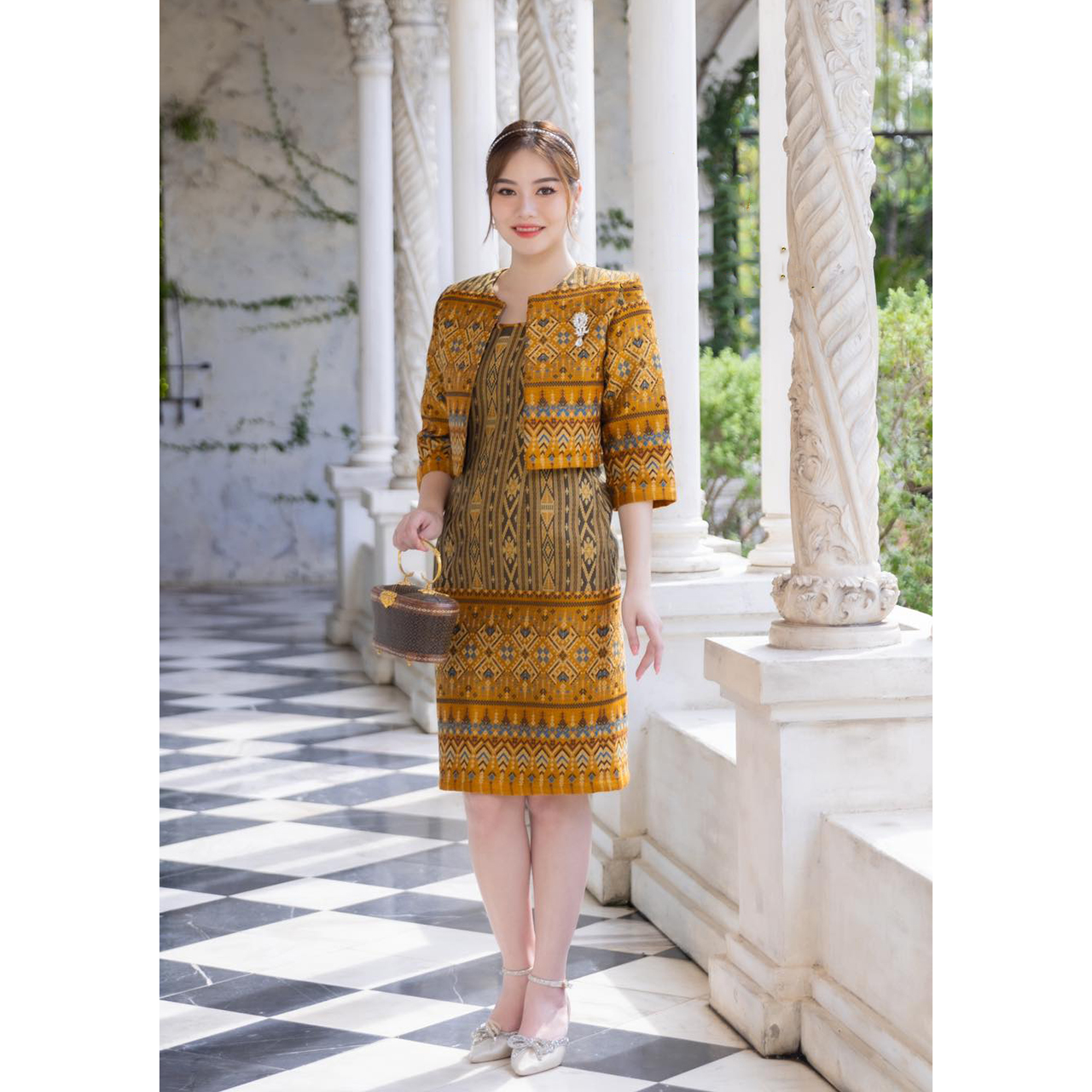 kudapy เดรสสีทอง/สีม่วง ผ้าฝ้ายลายไทลื้อมาพร้อมเสื้อคลุมโดดเด่นเรื่องลายผ้าสวยงาม