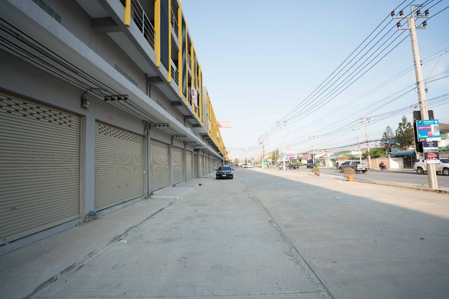 ให้เช่า ตึกแถวใหม่ 3 ชั้น 1 ชั้นลอย ติดถนนประชาอุทิศ 90 ทุ่งครุ