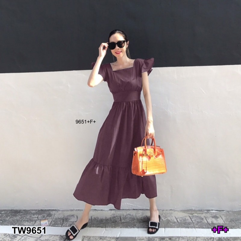 kudapy เดรสคอเหลี่ยมแขนระบาย ผ้าโฟร์เวย์สีขาว ชายเดรสปล่อยสวิง ด้านหลังแต่งผูกโบว์